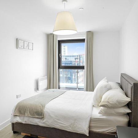 High Rise 2 Bedroom & 2 Bath Apartment With Parking, Balcony & Amazing View Манчестер Екстер'єр фото